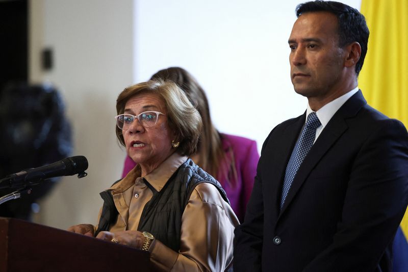 Ministrowie Kolumbii podróżują do Caracas po odwołaniu spotkania prezydenckiego